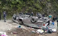 Lật xe 29 chỗ chở đoàn thiện nguyện ở Lào Cai làm 9 người chết, 9 người bị thương