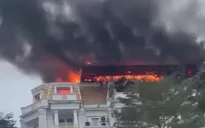 Hà Nội: Cháy lớn tại dãy biệt thự ở đường Lê Trọng Tấn