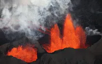 Băng tan “đánh thức” những núi lửa nguy hiểm nhất thế giới