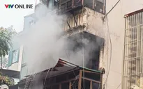 Hiện trường vụ cháy trên phố Hàng Mã (Hà Nội)