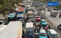 Đường phố đông đúc, người dân hối hả rời Thủ đô về quê nghỉ Tết Dương lịch 2026