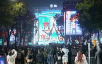 Người dân Hà Nội háo hức chào đón năm mới 2026