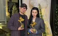 Phạm Băng Băng khoe ảnh cùng tượng vàng Kim Mã