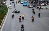 Đường phố Hà Nội thông thoáng bất ngờ sáng ngày làm việc đầu tiên sau kỳ nghỉ Tết dương lịch