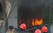 Cháy lớn cửa hàng vật liệu xây dựng ở Đà Nẵng, khói đen bốc cao hàng chục mét