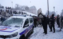 Tuyết và băng giá gây tê liệt giao thông tại Pháp, Anh và Hà Lan