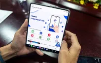 CSGT hướng dẫn người dân nộp phạt vi phạm giao thông qua ứng dụng iHanoi