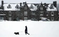 Anh ban hành cảnh báo đỏ và cam khi bão Goretti mạnh lên thành “bom thời tiết”