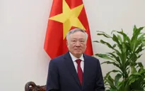 Phó Thủ tướng Thường trực Nguyễn Hòa Bình lên đường thăm làm việc tại Singapore