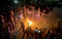 Biểu tình tại Iran leo thang đẫm máu, Tổng thống Trump cân nhắc hành động quân sự