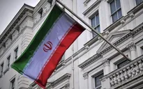 Tehran triệu tập Đại sứ Anh về vụ việc liên quan đến quốc kỳ Iran treo tại đại sứ quán