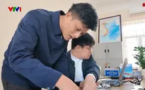 Sinh viên công nghệ hỗ trợ địa phương triển khai Nghị quyết 57