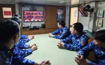 Giữa biển khơi, cán bộ, chiến sĩ trọn niềm tin hướng về Đại hội XIV của Đảng