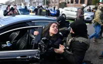 Cái chết của người di cư bị ICE Mỹ giam giữ là do án mạng