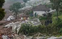 Lũ quét và sạt lở đất nghiêm trọng tại Indonesia, gần 100 người mất tích