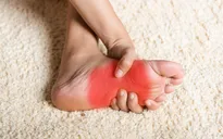 Xử trí hiện tượng tê bì tay chân khi trời lạnh