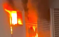 Cháy căn hộ tầng 5 chung cư, ba mẹ con bị thương nặng