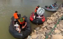 Tìm thấy thi thể cháu bé bị đuối nước trên sông Sê Pôn