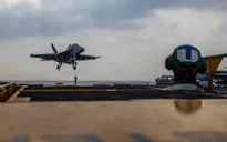 Iran tuyên bố cứng rắn khi Mỹ triển khai tàu sân bay tới Trung Đông