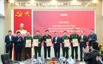 Trao hàng chục nghìn tờ báo Xuân Bính Ngọ tới các chiến sĩ biên giới, hải đảo 