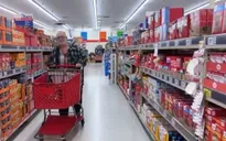 Niềm tin của người tiêu dùng Mỹ thấp nhất trong hơn một thập kỷ