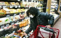 Người Mỹ "thắt lưng buộc bụng" từ ăn uống đến mua sắm