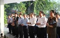 Chủ tịch Quốc hội Trần Thanh Mẫn dâng hương, viếng mộ Cụ Phó bảng Nguyễn Sinh Sắc