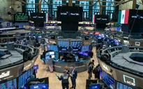 Phố Wall bật tăng, Dow Jones vọt hơn 500 điểm