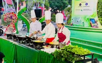 Tái hiện Tết xưa Chợ Lớn tại hội hoa 'Sắc xuân Bình Tiên'