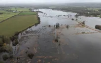 Dự báo tiếp tục mưa lớn, Anh ban hành hàng chục cảnh báo lũ lụt 