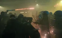 Cảnh sát Italy bắn hơi cay khi người biểu tình đụng độ gần địa điểm tổ chức Thế vận hội mùa đông