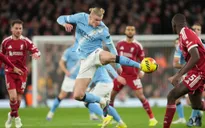 Man City ngược dòng đầy cảm xúc tại Anfield