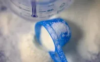 Thụy Sĩ điều tra sữa công thức nghi nhiễm độc tố