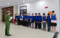 13 người giả danh nhân viên ngân hàng lừa đảo, vừa từ Campuchia về Việt Nam thì bị bắt