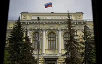 Ngân hàng Trung ương Nga xem xét tạm dừng cắt giảm lãi suất