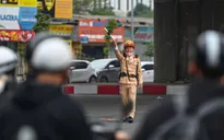 Người dân bắt đầu kỳ nghỉ Tết, CSGT Hà Nội căng mình phòng ngừa ùn tắc