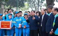 Thủ tướng Phạm Minh Chính thăm, chúc Tết công nhân vệ sinh môi trường tại Hà Nội