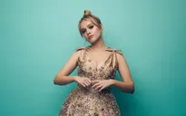 Sao phim Sex Education gây sốt với phiên bản sách nói của Đồi gió hú