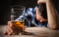 6 dấu hiệu ngộ độc rượu, bia cần lưu ý