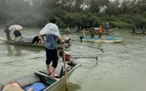 Lật thuyền trên sông Gianh ở Quảng Trị, 2 người tử vong, 2 người mất tích