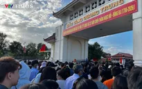 Hàng nghìn người đổ về Bảo tàng Quang Trung kỷ niệm Chiến thắng Ngọc Hồi - Đống Đa