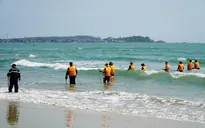 Tìm thấy thi thể người cha trong vụ đuối nước tại bãi biển Mỹ Khê