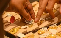 Ngày Vía Thần Tài: Mua vàng nên mang tính tượng trưng, tránh “đu đỉnh”