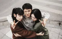 Quỳnh Kool quấn quýt bên hai em ruột ở hậu trường "Bước chân vào đời"