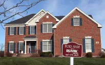 Nguồn cung vượt cầu, người mua nhà Mỹ nắm lợi thế