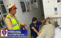 Cảnh sát giao thông Đà Nẵng dùng xe đặc chủng đưa người bệnh đi cấp cứu trong đêm