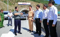 Thủ tướng kiểm tra thực địa các dự án cao tốc, sân bay tại Quảng Ngãi và Gia Lai