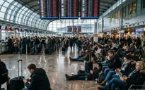 Cổ phiếu hàng không lao dốc giữa “tâm bão” xung đột Trung Đông