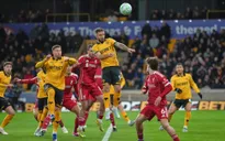 Liverpool thua bạc nhược đội bét bảng Ngoại hạng Anh