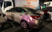 Ô tô con tông liên hoàn trên phố Nguyễn Chánh, nhiều phương tiện hư hỏng